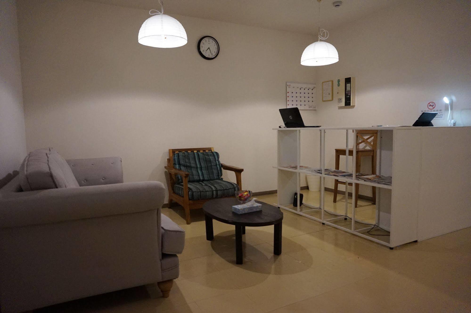 Uni Hostel Осака Екстериор снимка