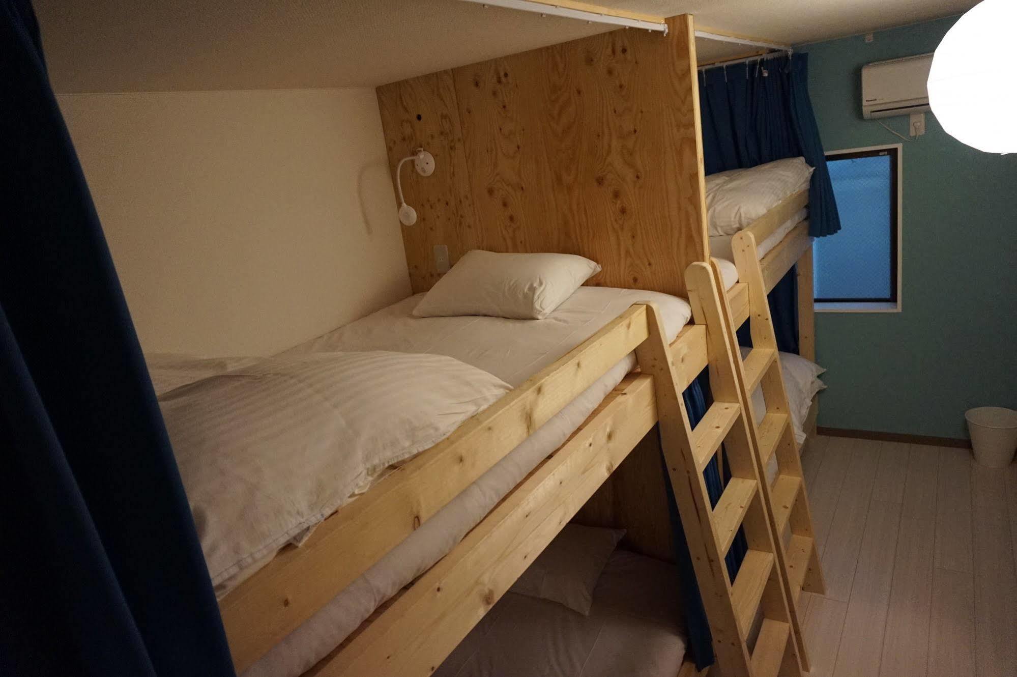 Uni Hostel Осака Екстериор снимка