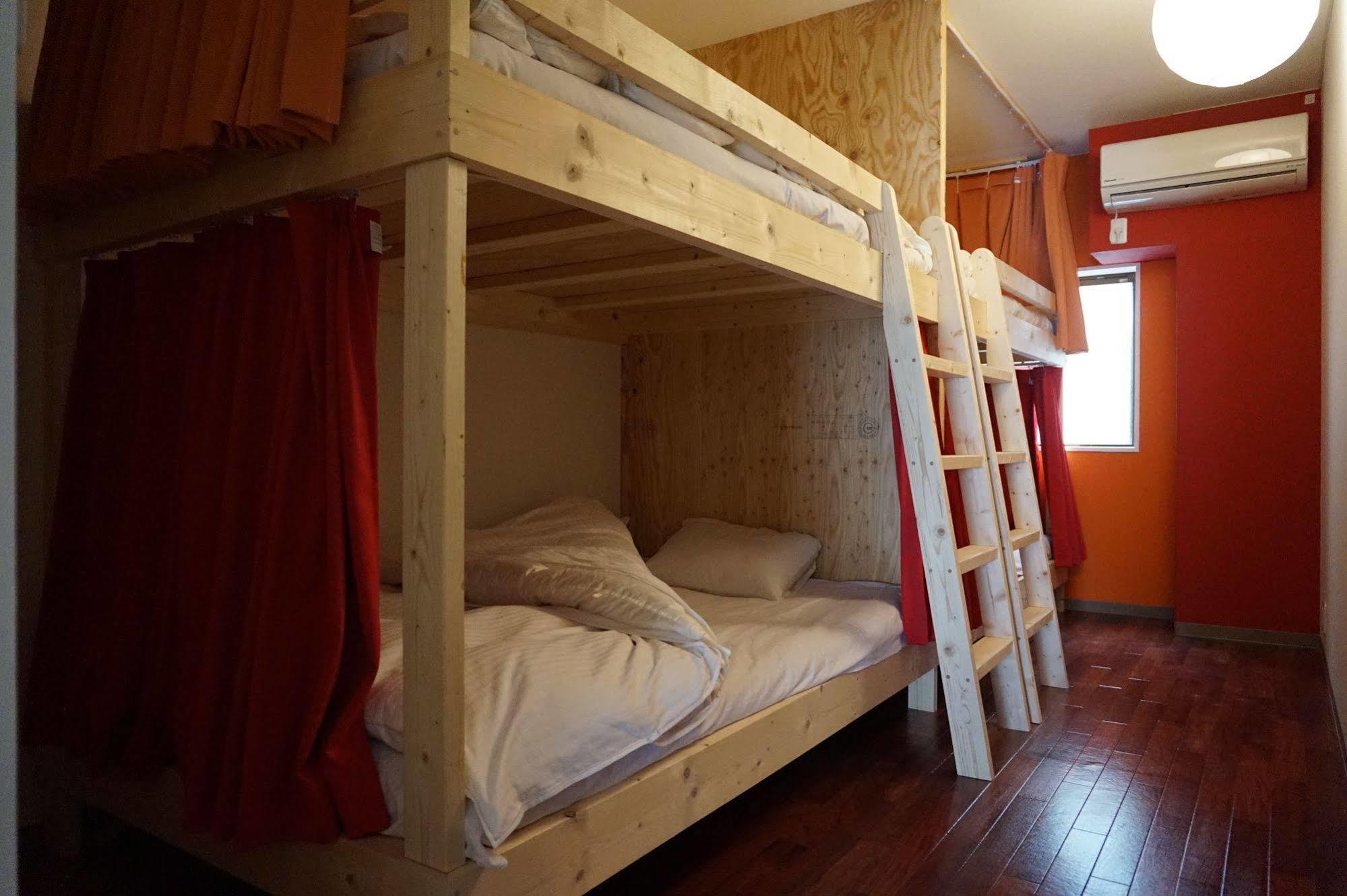 Uni Hostel Осака Екстериор снимка