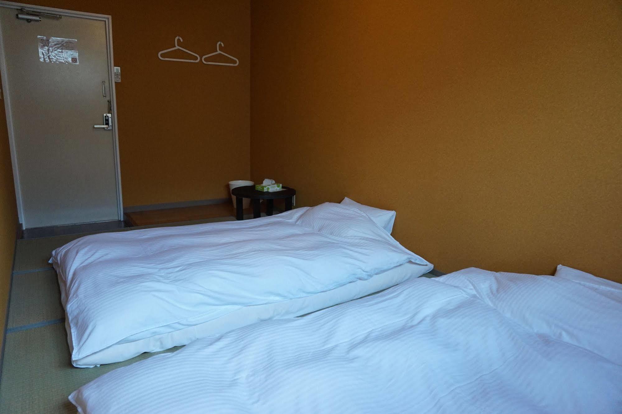 Uni Hostel Осака Екстериор снимка